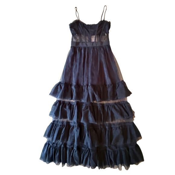 Showpo Black Maxi Dress - Picture 5 of 11